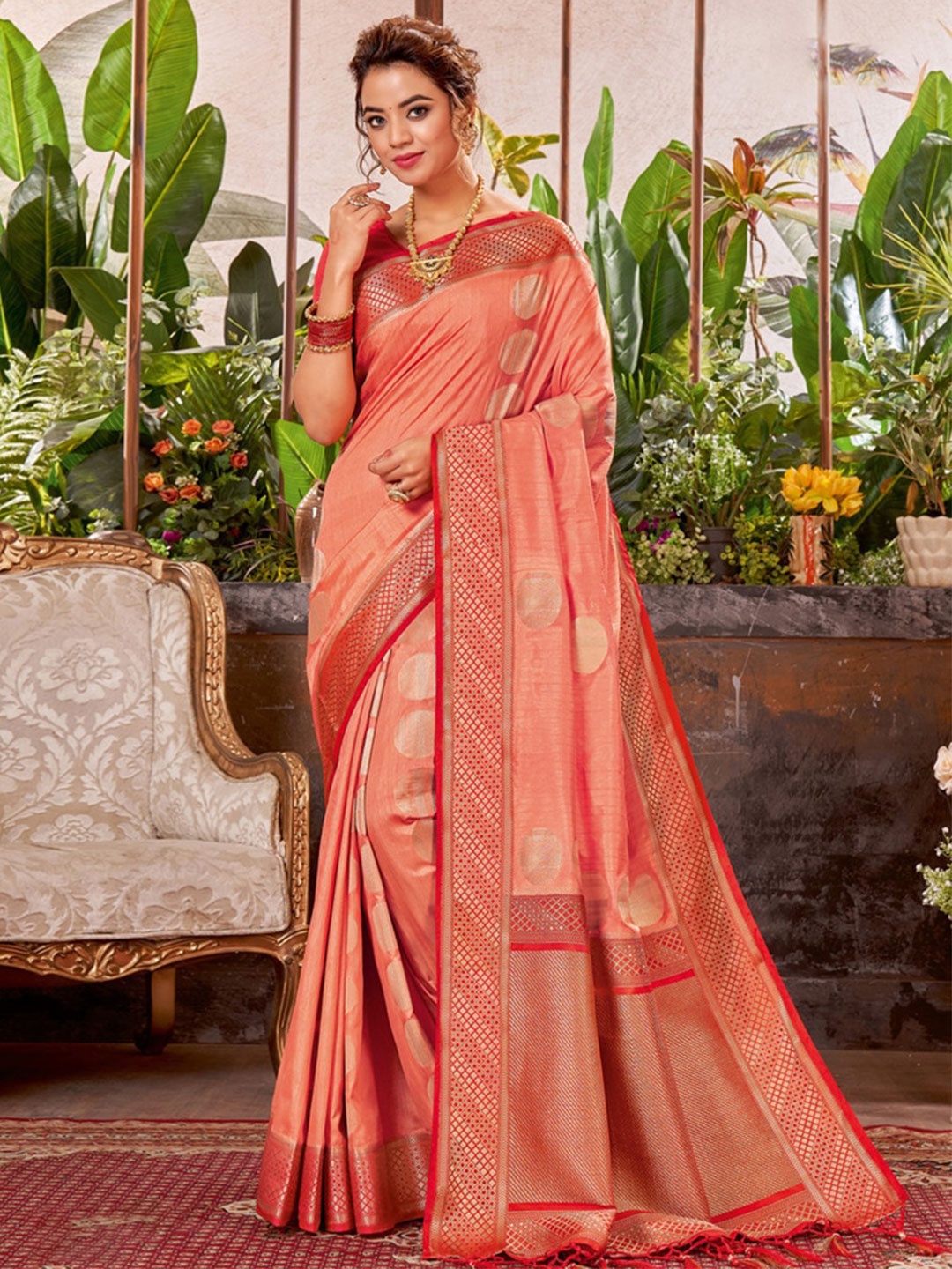 

Exclusiva Zari Silk Blend Banarasi Saree, Peach