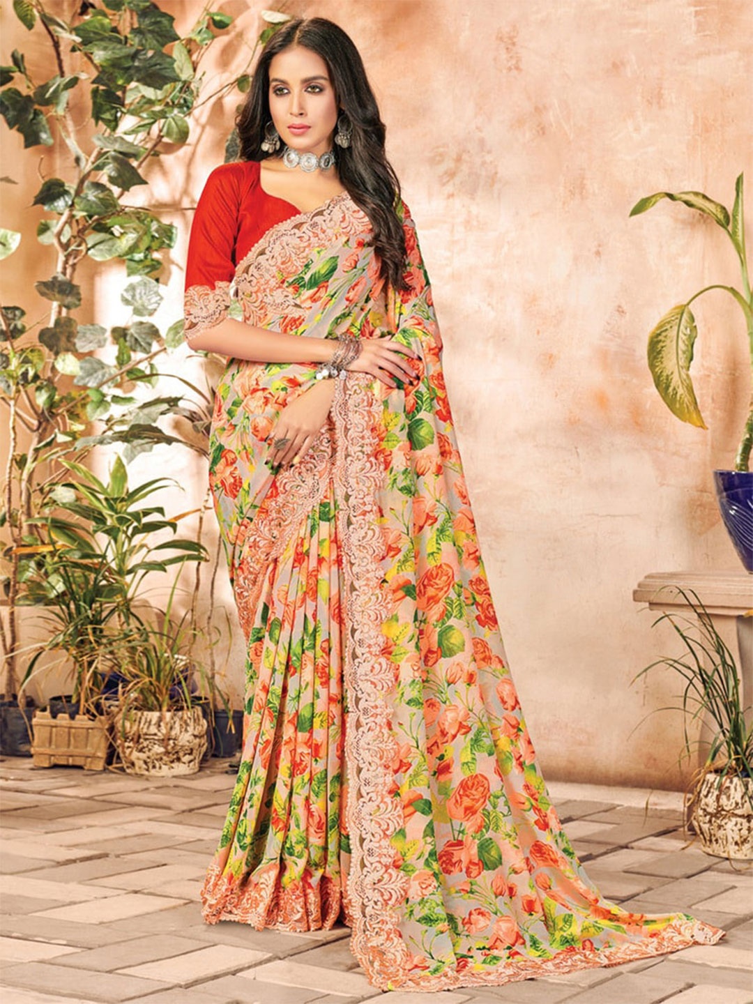 

Exclusiva Floral Embroidered Saree, Peach