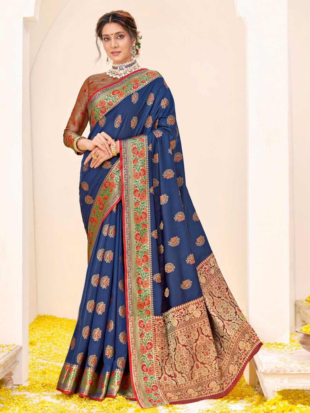 

Exclusiva Navy Woven Design Silk Blend Banarasi Saree, Navy blue
