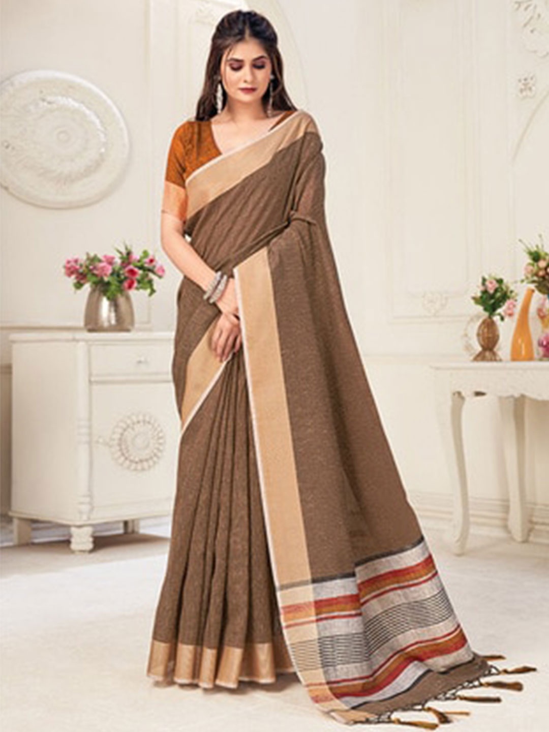 

Exclusiva Woven Design Linen Blend Saree, Brown