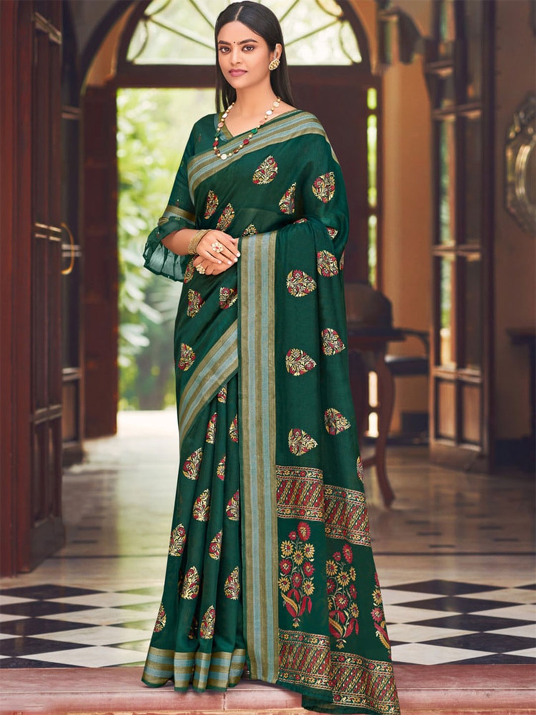 

Exclusiva Floral Silk Blend Saree, Green