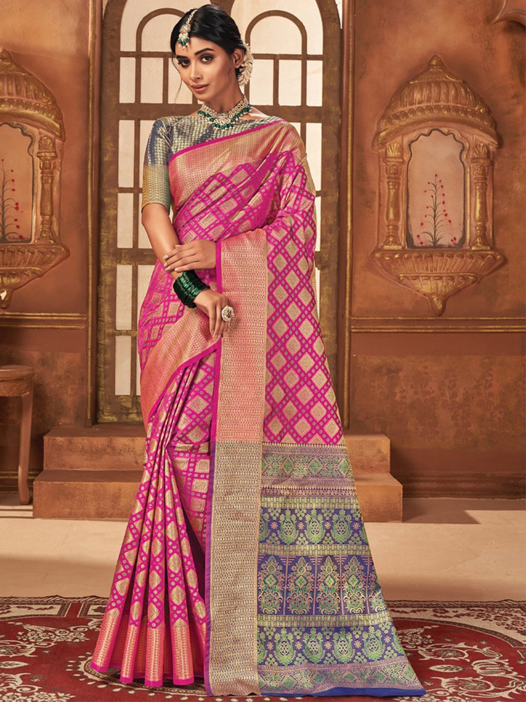 

Exclusiva Woven Design Zari Silk Blend Patola Saree, Pink