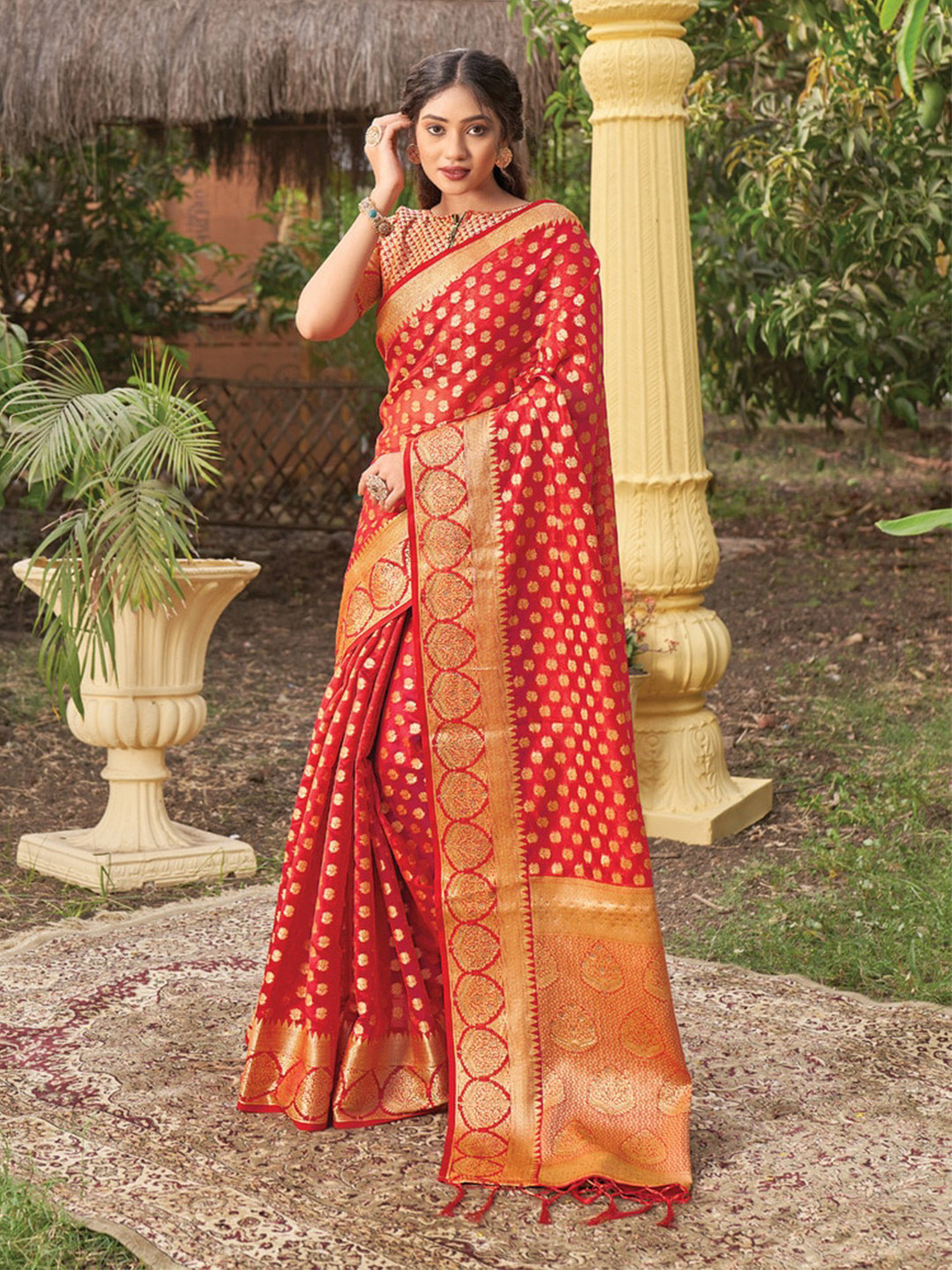 

Exclusiva Woven Design Zari Organza Saree, Red