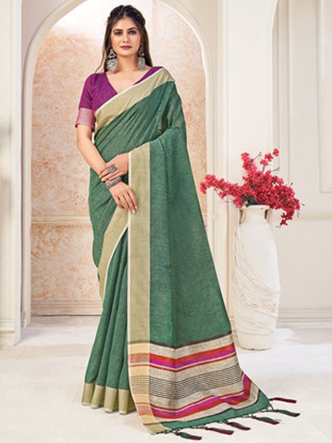 

Exclusiva Linen Blend Saree, Green