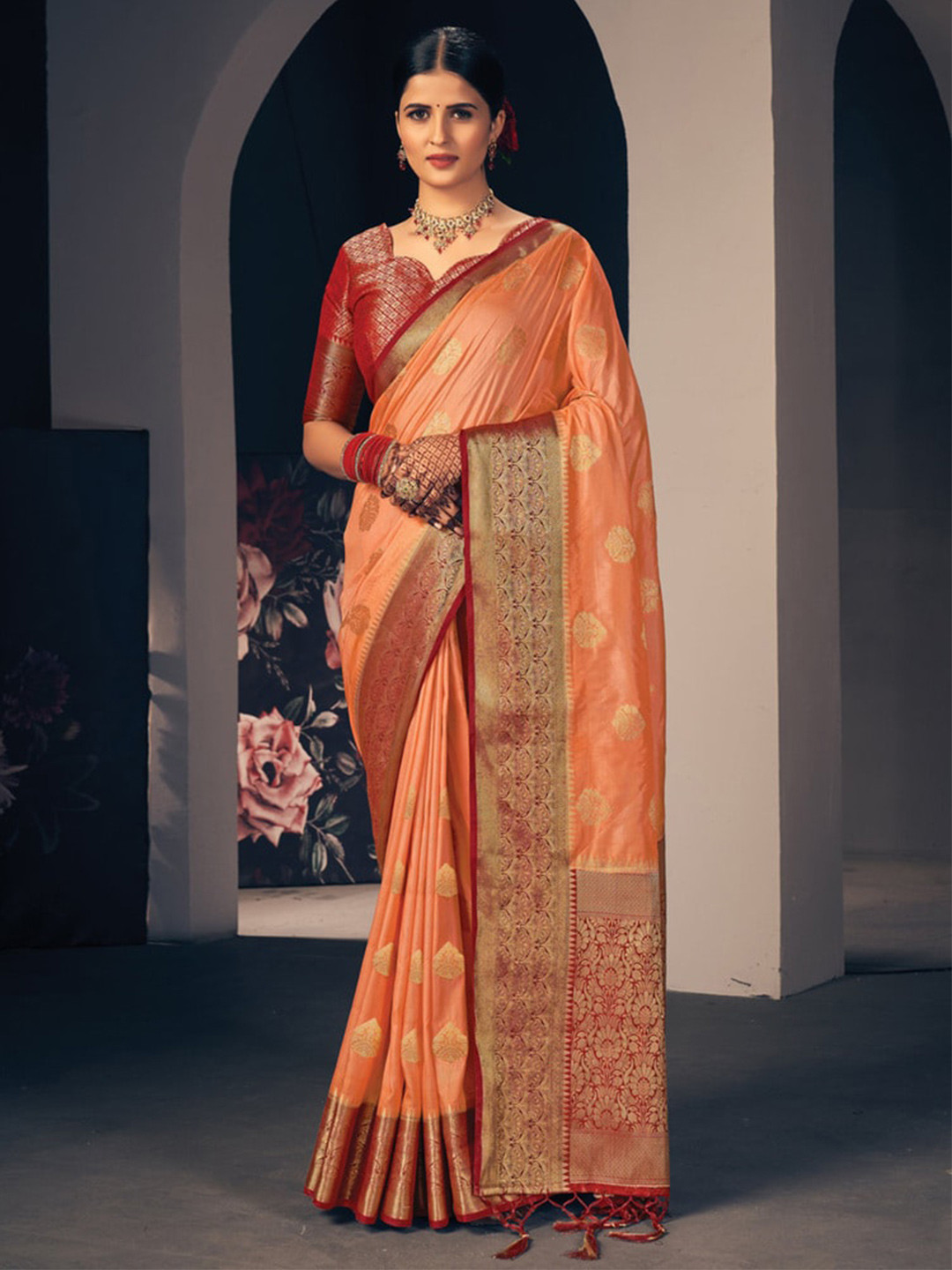 

Exclusiva Woven Design Zari Silk Blend Banarasi Saree, Orange