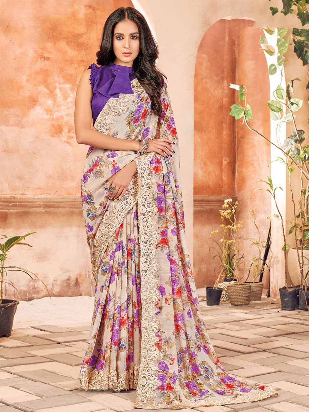 

Exclusiva Floral Printed Saree, Off white