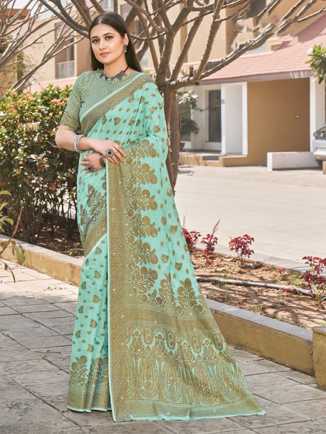 

Exclusiva Woven Design Zari Pure Cotton Saree, Green