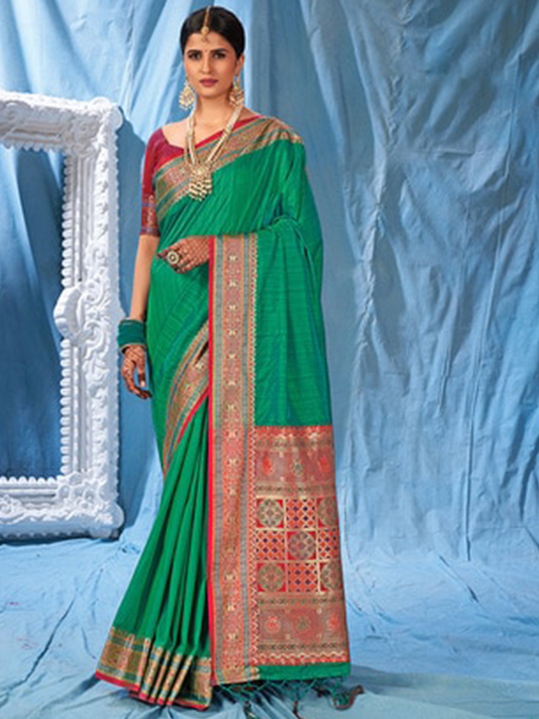 

Exclusiva Zari Silk Blend Banarasi Saree, Green