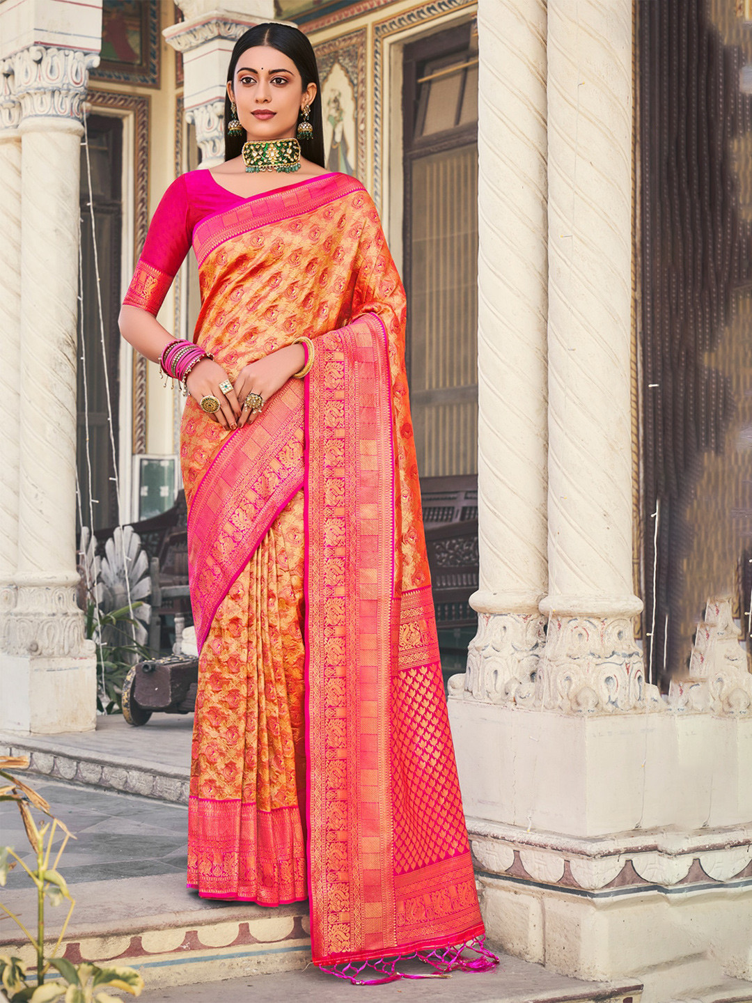 

Exclusiva Woven Design Zari Silk Blend Banarasi Saree With Blouse Piece, Peach