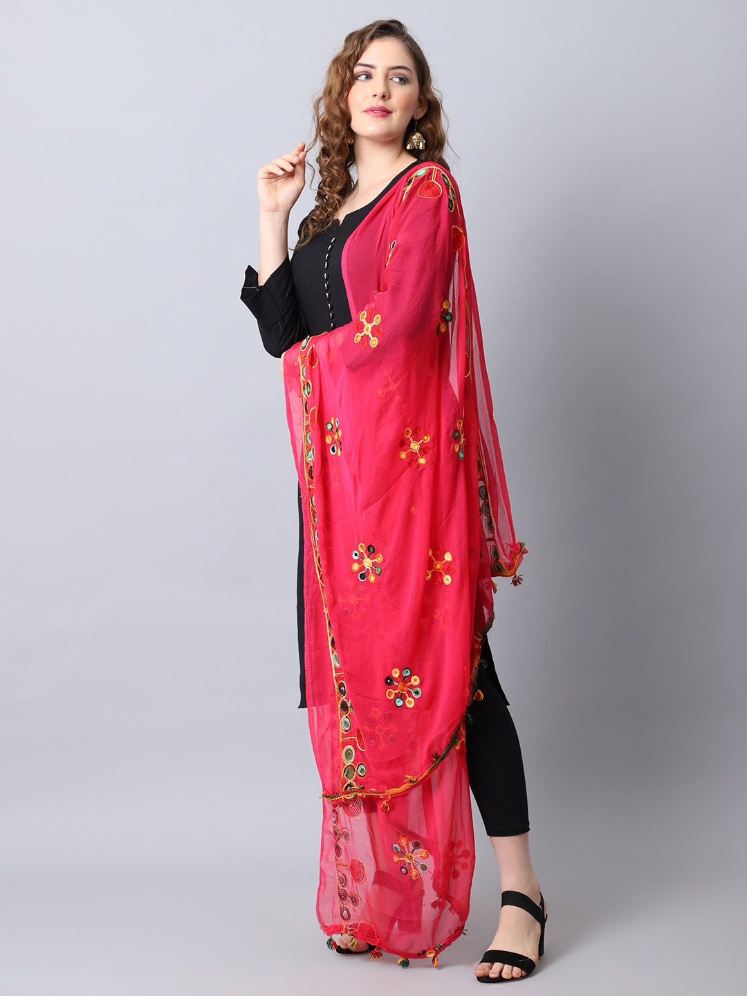 

GLAM STORY Floral Embroidered Dupatta, Pink