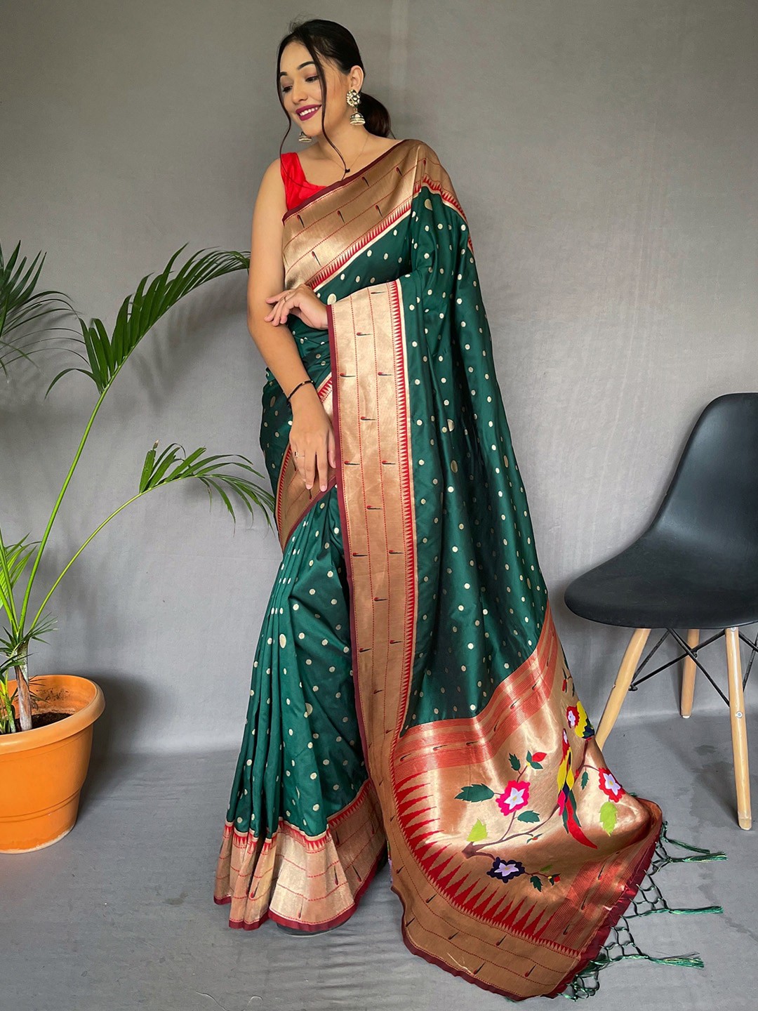 

KARAGIRI Woven Design Zari Paithani Saree, Green