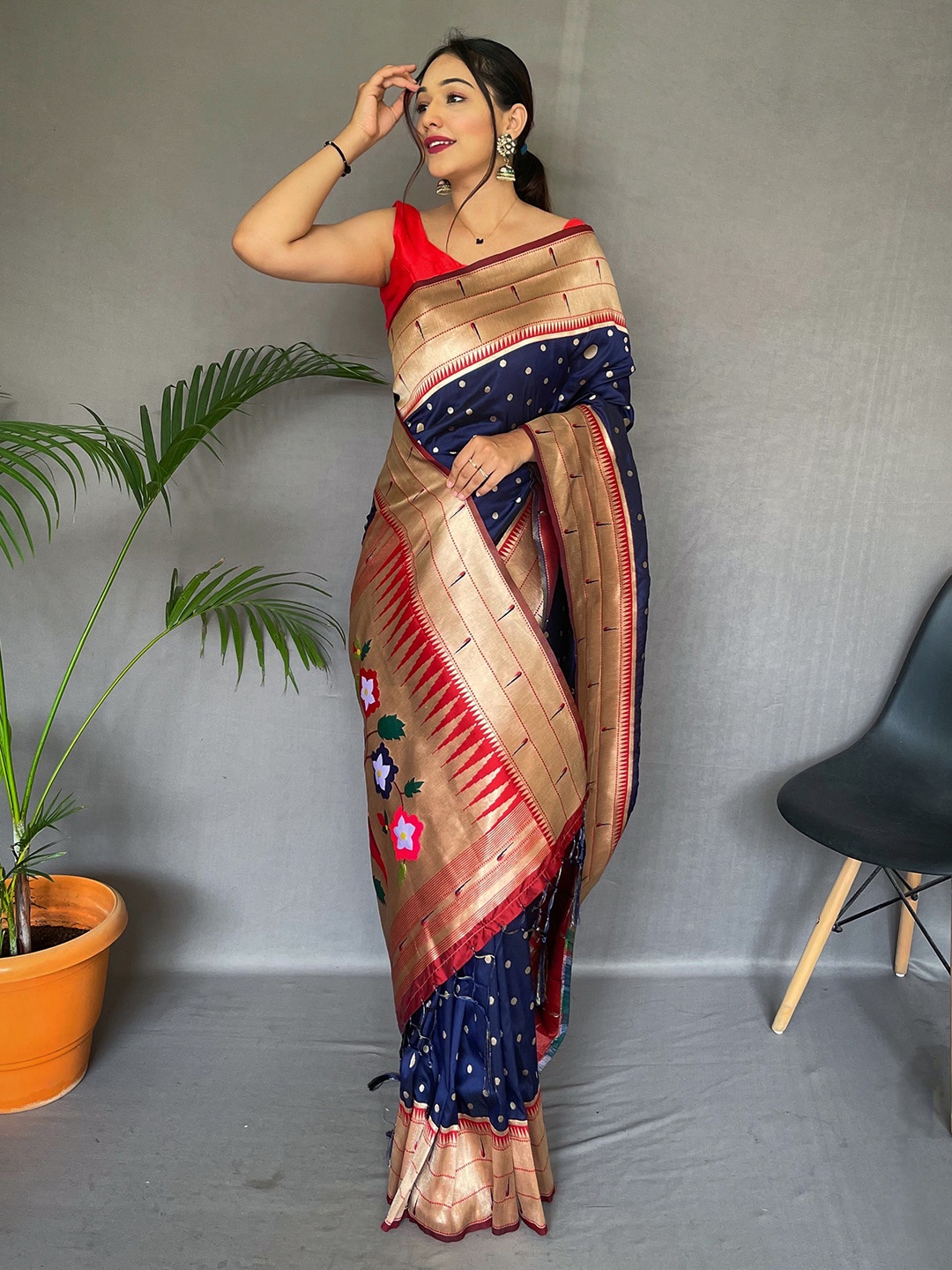 

KARAGIRI Woven Design Zari Paithani Saree, Blue