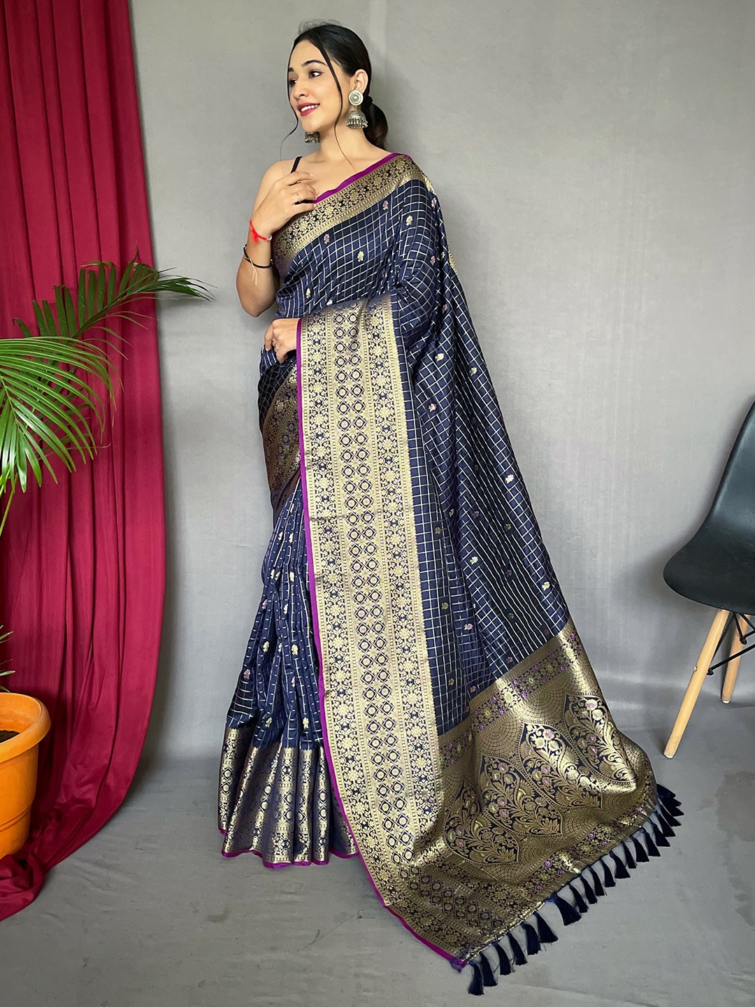 

KARAGIRI Woven Design Zari Silk Blend Saree With Blouse Piece, Blue