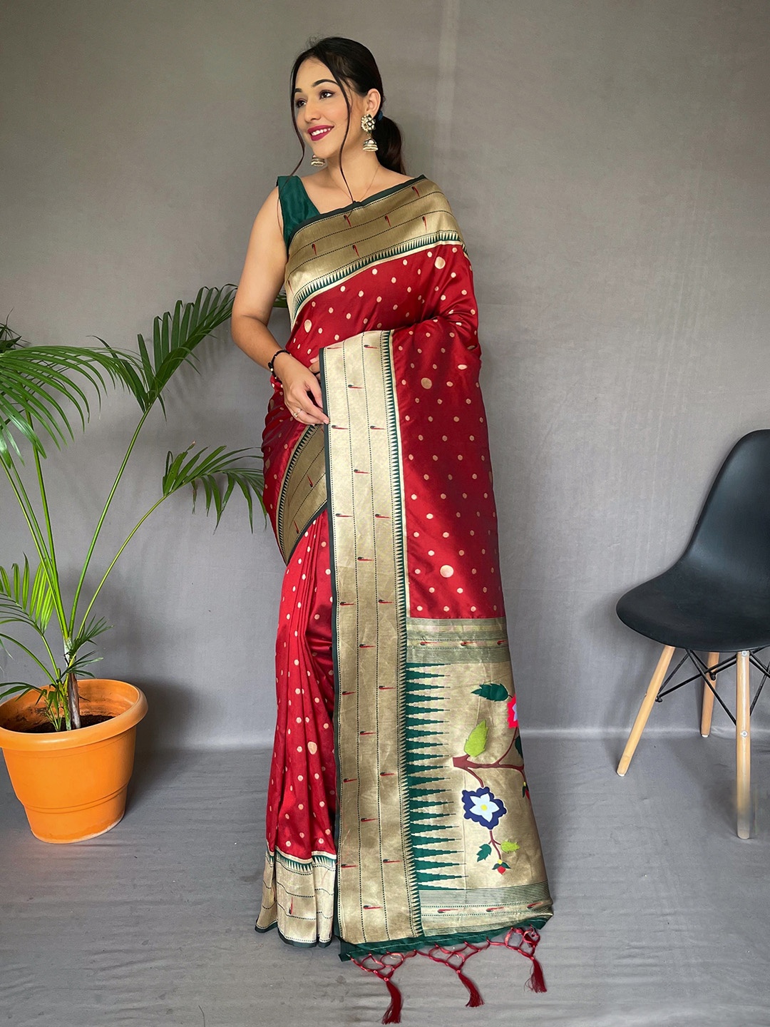

KARAGIRI Woven Design Zari Silk Blend Paithani Saree, Red