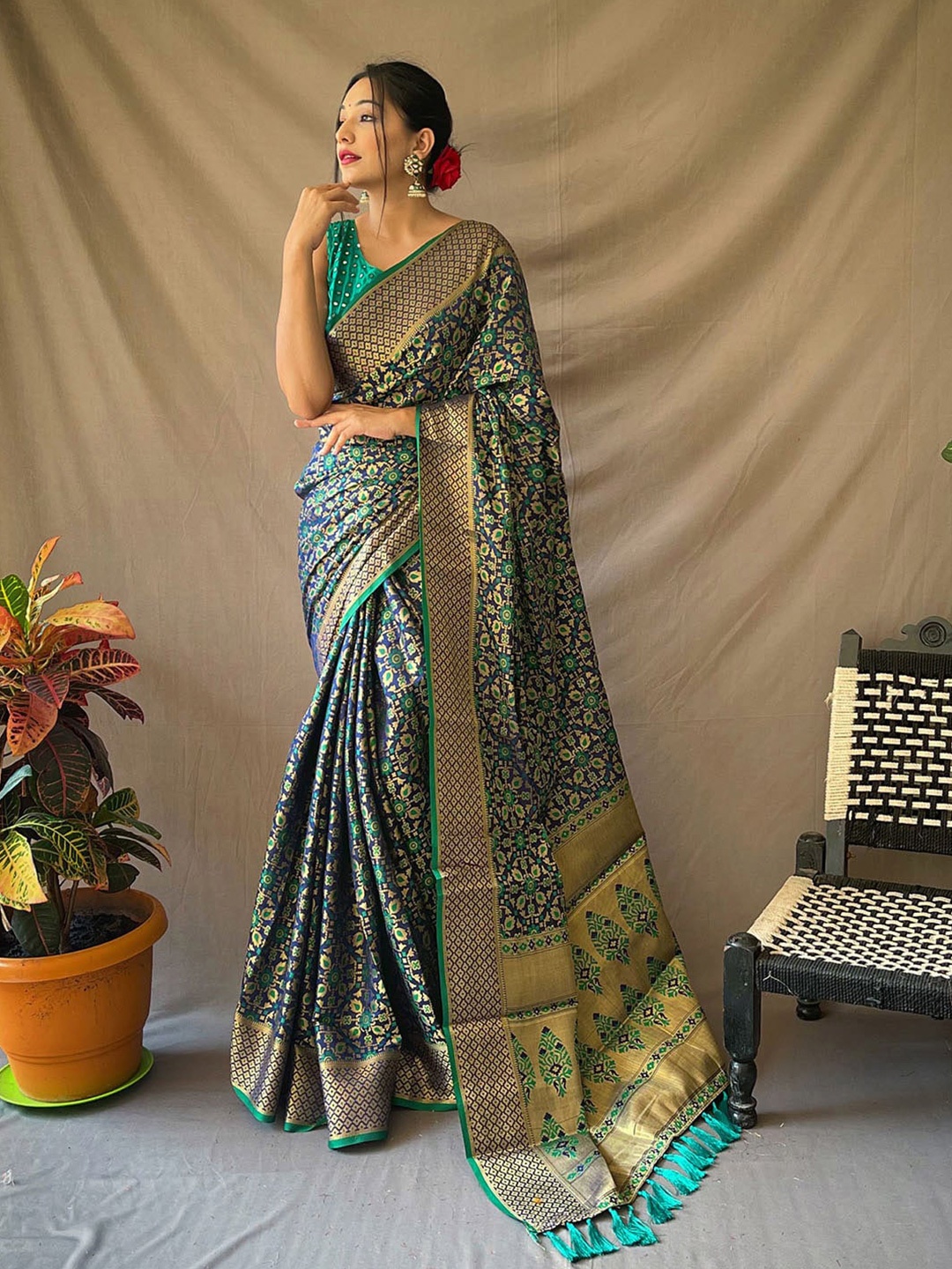 

KARAGIRI Ethnic Motifs Zari Silk Blend Patola Saree, Blue