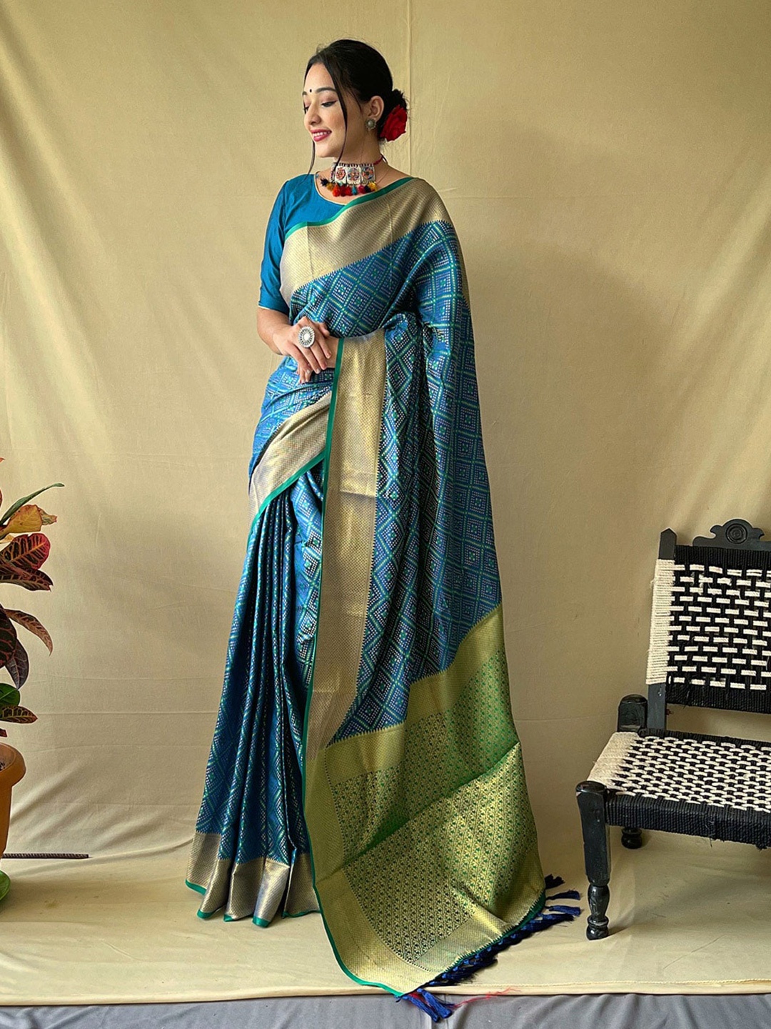 

KARAGIRI Zari Silk Blend Patola Saree, Blue