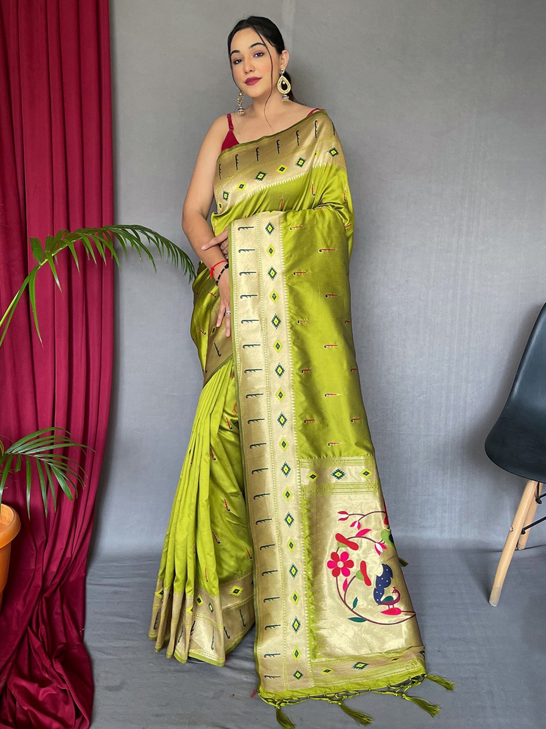 

KARAGIRI Ethnic Motifs Zari Silk Blend Paithani Saree, Green
