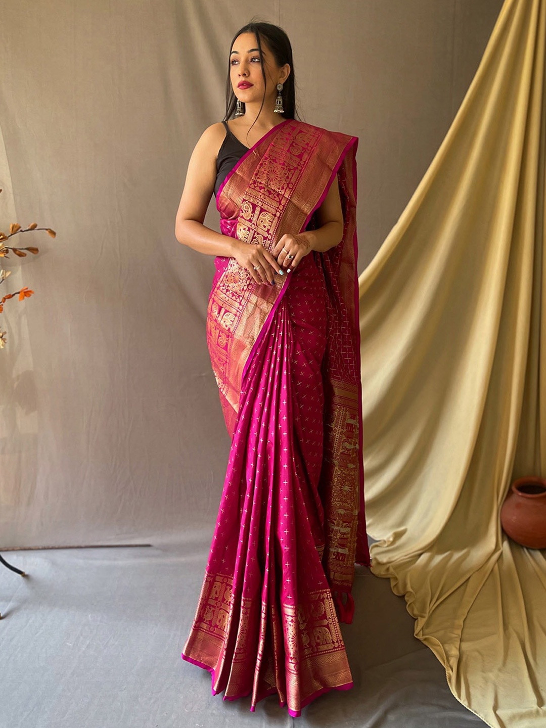 

KARAGIRI Woven Design Zari Silk Blend Kanjeevaram Saree, Pink