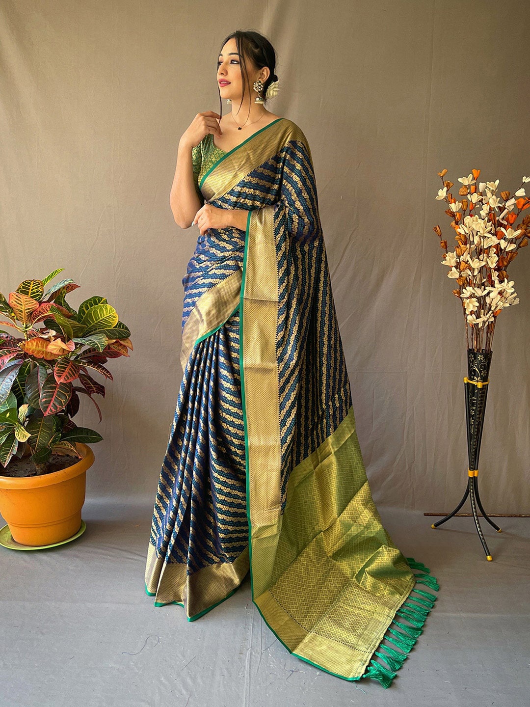 

KARAGIRI Woven Design Zari Silk Blend Heavy Work Patola Saree, Blue