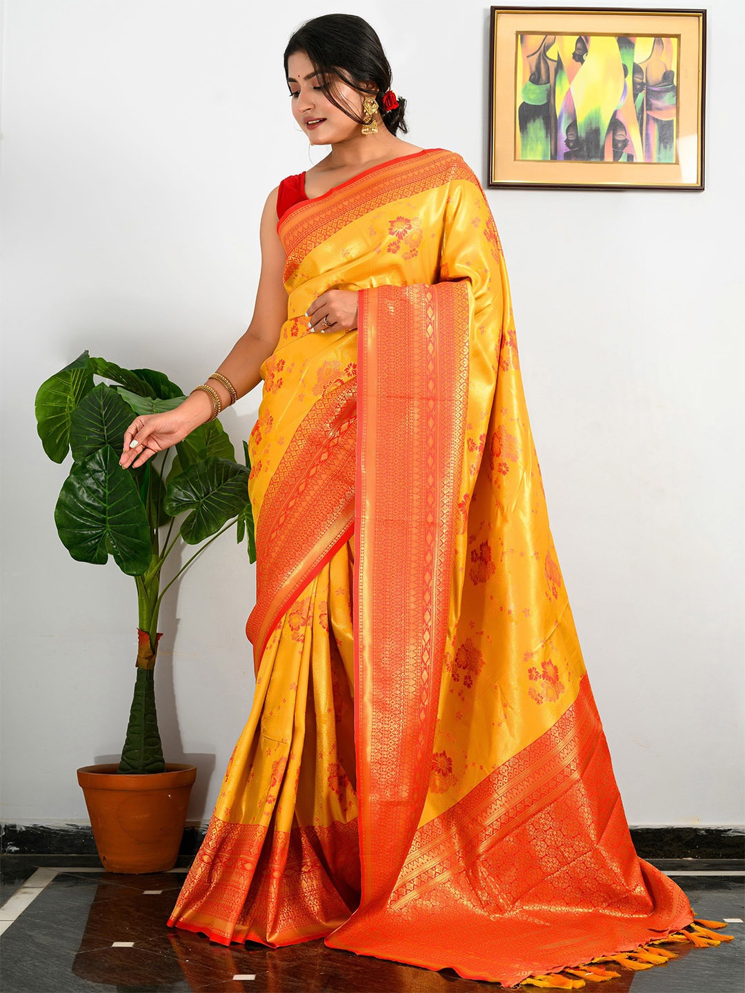 

KARAGIRI Floral Zari Pure Silk Kanjeevaram Saree, Yellow
