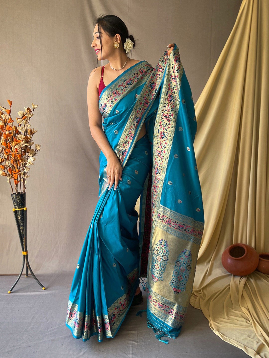 

KARAGIRI Woven Design Zari Silk Blend Paithani Saree, Blue