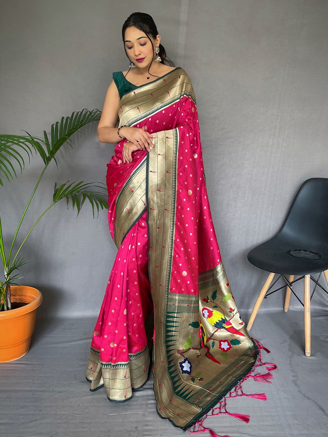 

KARAGIRI Zari Paithani Saree, Pink