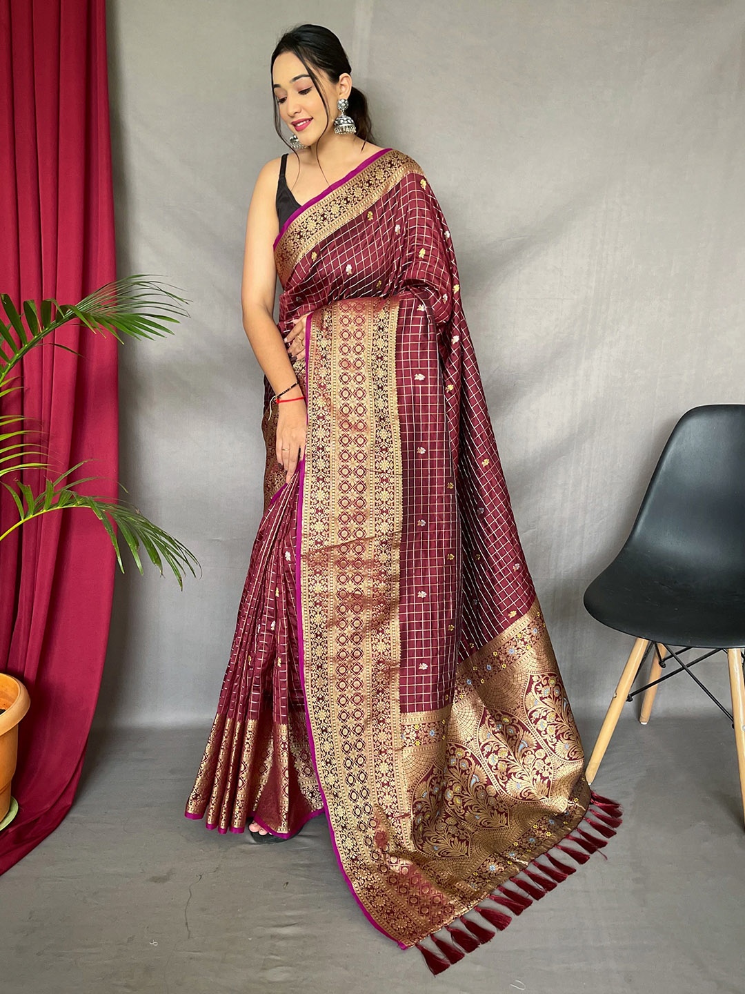 

KARAGIRI Woven Design Zari Silk Blend Saree, Brown