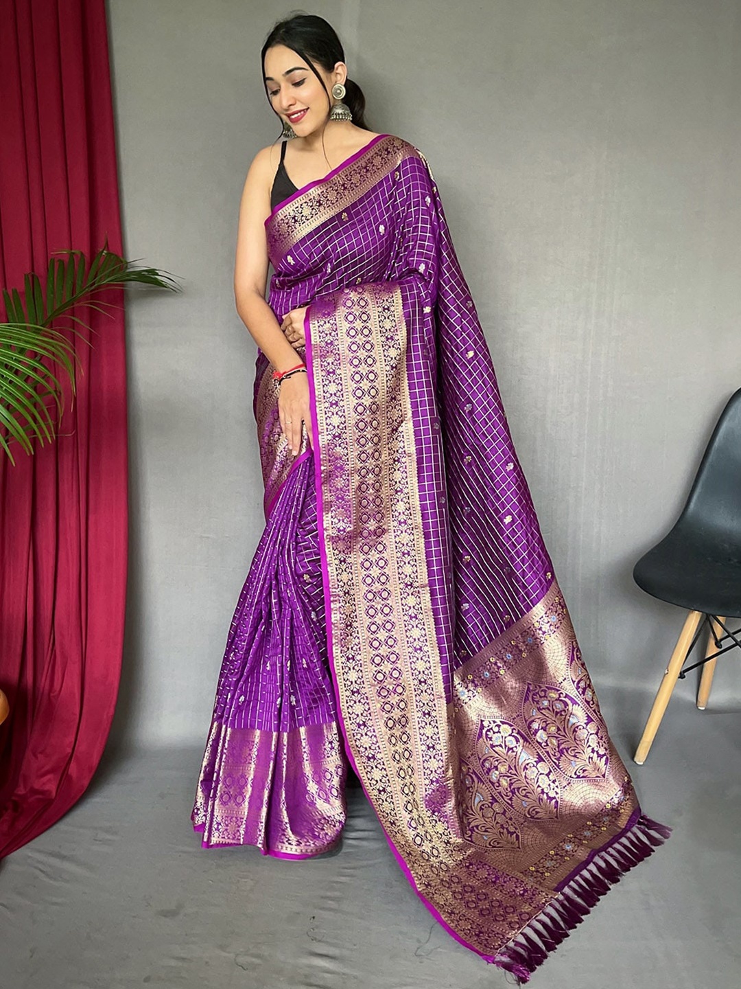 

KARAGIRI Woven Design Silk Blend Zari Saree, Violet
