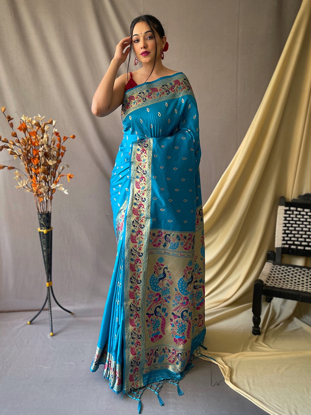 

KARAGIRI Woven Design Zari Silk Blend Paithani Saree, Blue