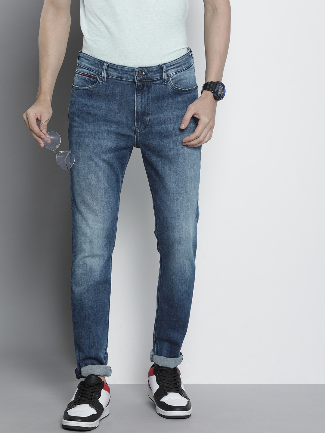 

Tommy Hilfiger Men Skinny Fit Heavy Fade Stretchable Jeans, Blue