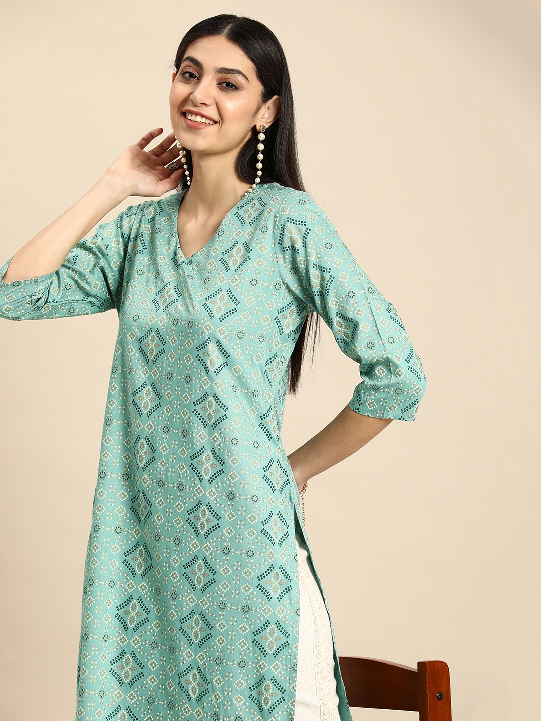 

Anouk Women V Neck Bandhani Printed Straight Kurta, Sea green