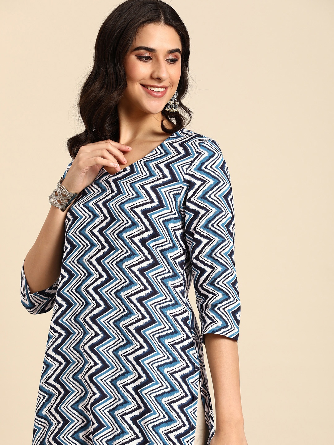 

Anouk V-Neck Chevron Printed Kurta, Blue