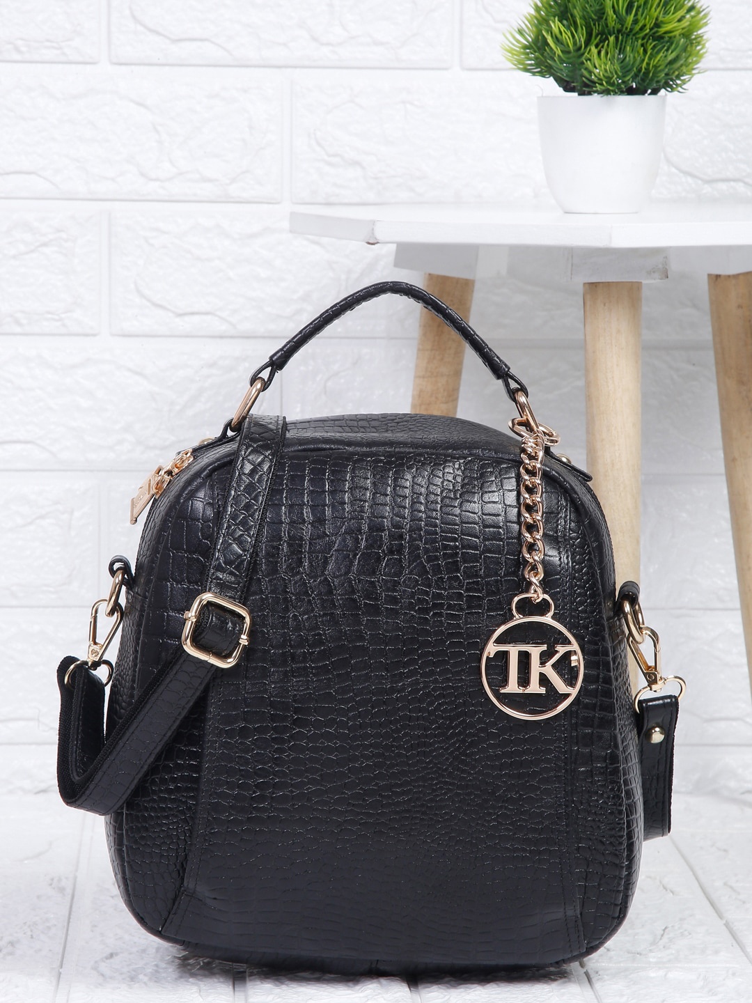 

Teakwood Leathers Textured Non Padded Backpack, Black