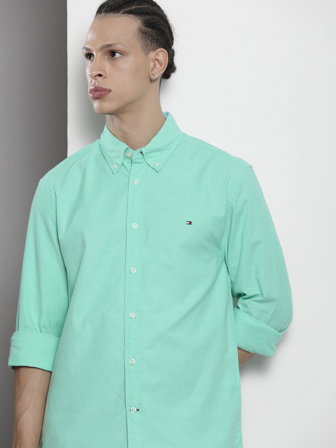 

Tommy Hilfiger Men Solid Casual Shirt, Green