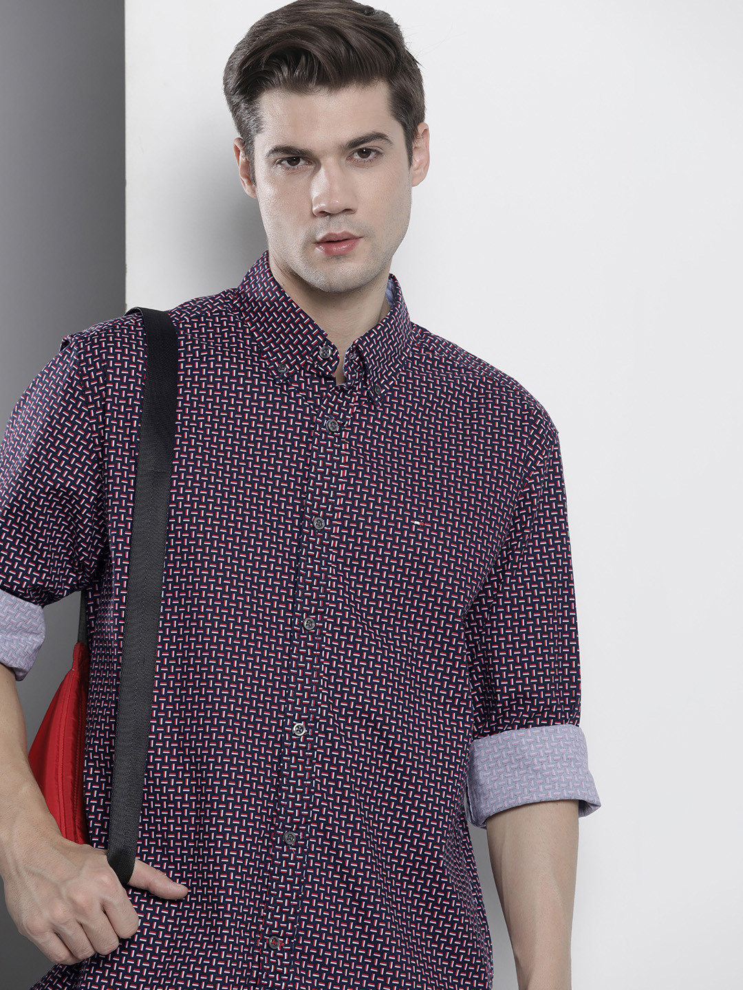 

Tommy Hilfiger Men Classic Opaque Geometric Printed Casual Shirt, Navy blue