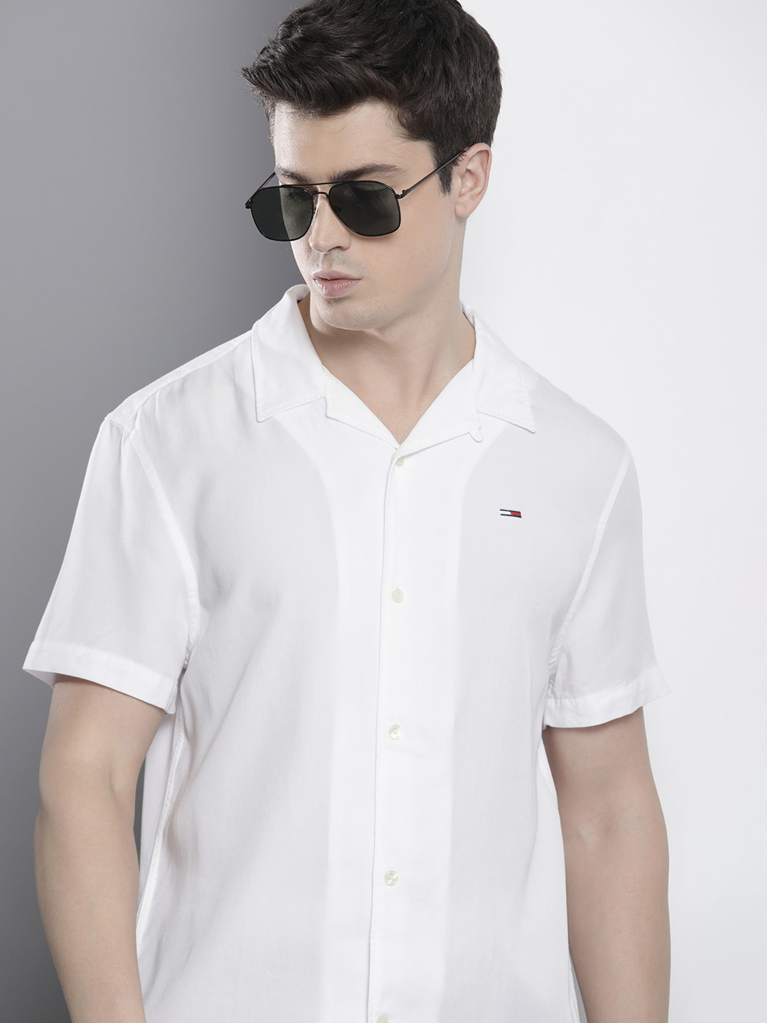 

Tommy Hilfiger Men Solid Classic Opaque Casual Shirt, White