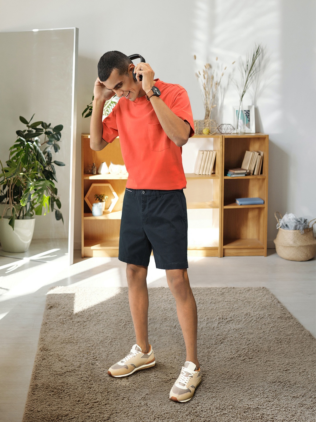 

Tommy Hilfiger Men Mid-Rise Shorts, Navy blue