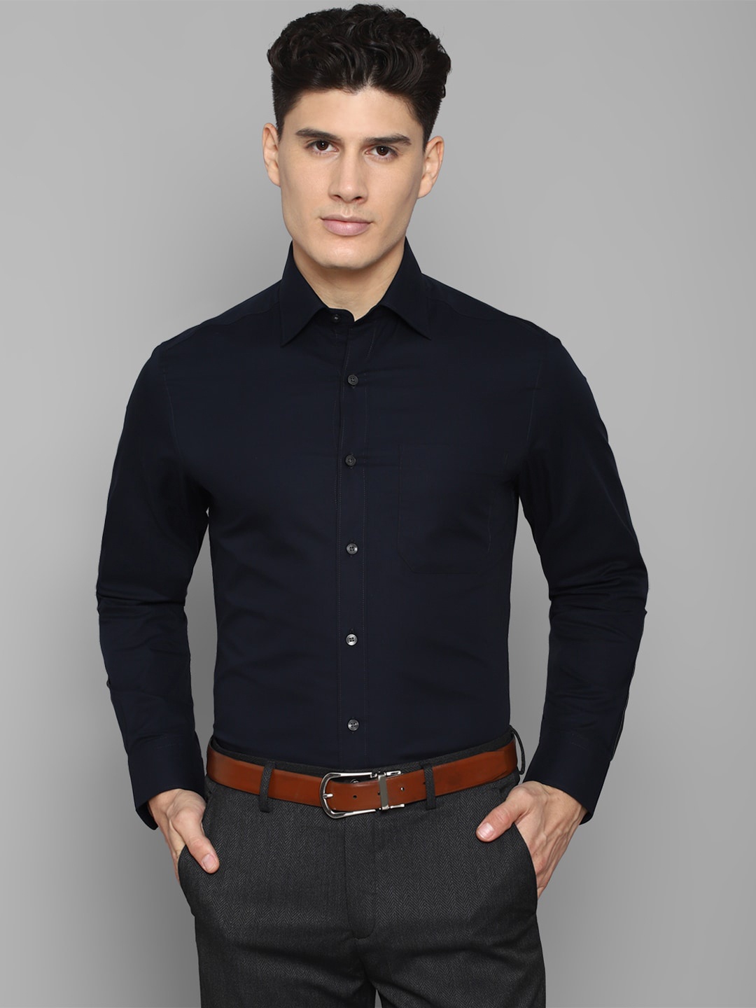 

Louis Philippe Men Formal Pure Cotton Shirt, Navy blue