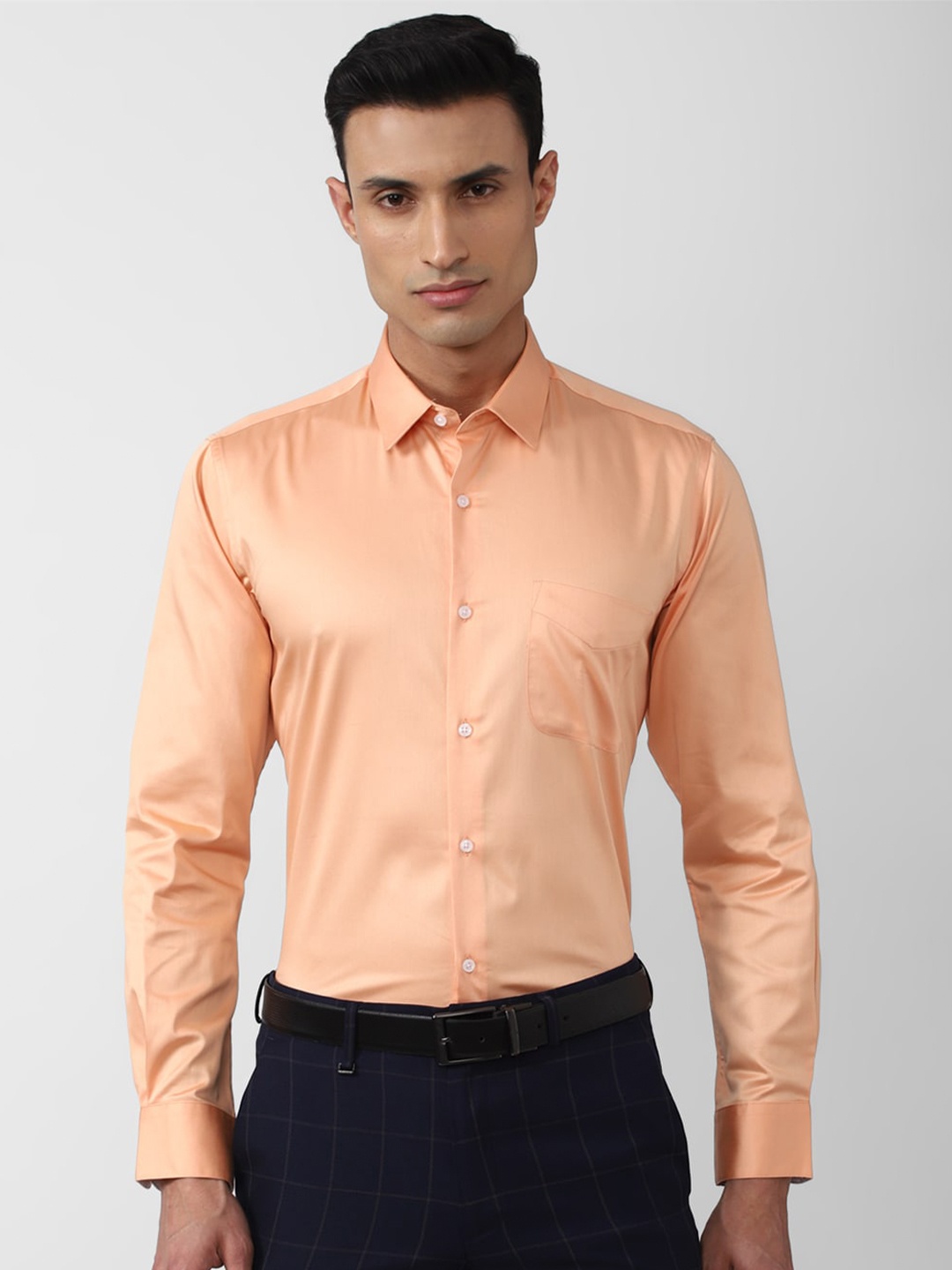 

Peter England Men Formal Shirt, Peach