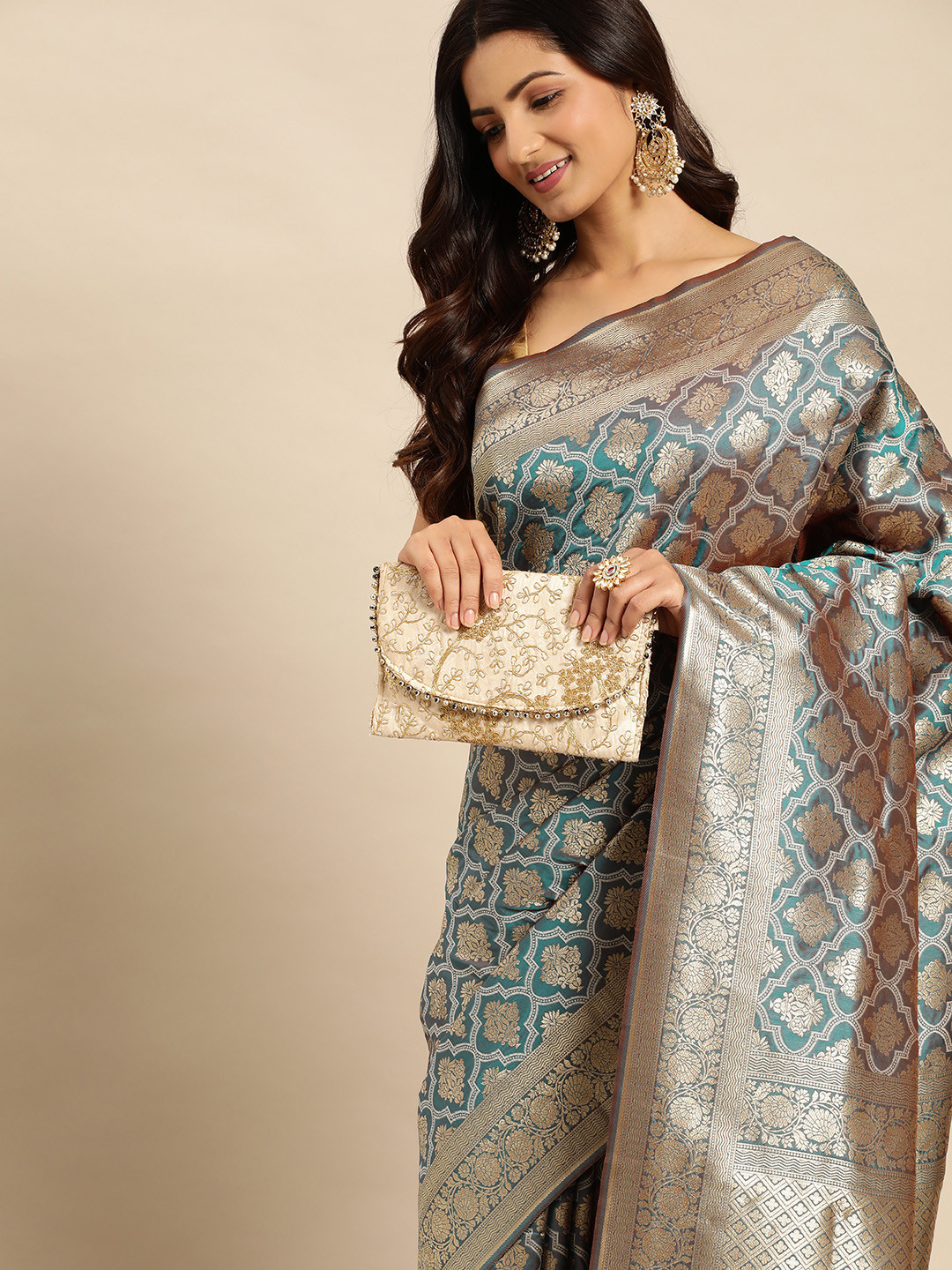 

Royal Rajgharana Saree Ethnic Motifs Zari Pure Silk Kanjeevaram Saree, Teal