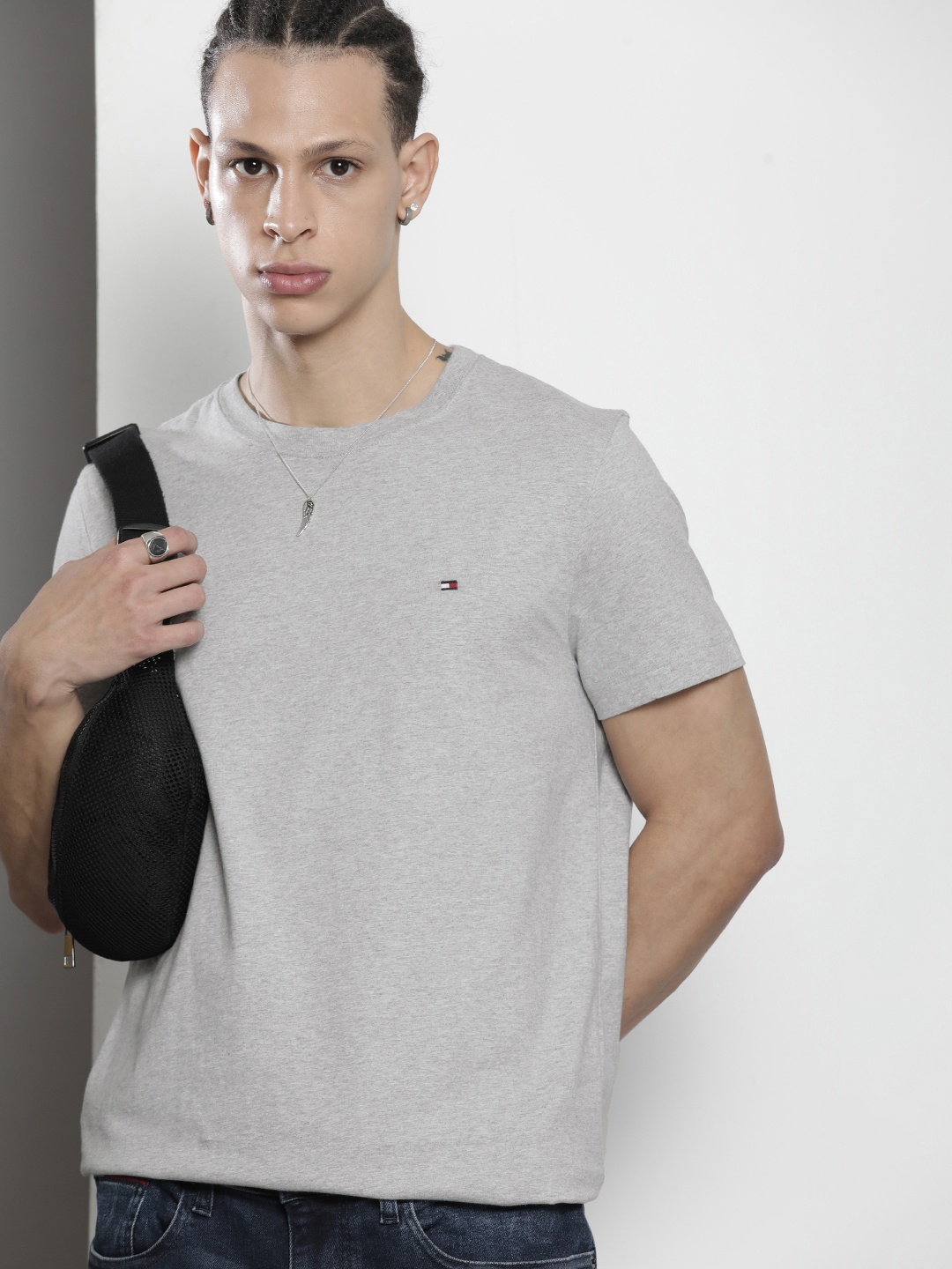 

Tommy Hilfiger Men Pure Cotton Slim Fit T-shirt, Grey