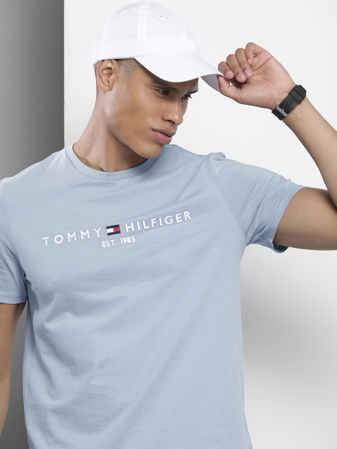 

Tommy Hilfiger Men Blue Brand Logo Pure Cotton T-shirt