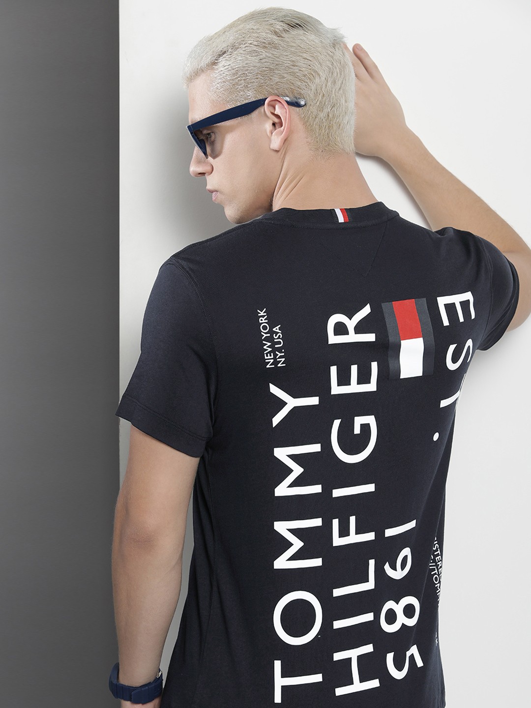 

Tommy Hilfiger Men Navy Blue Brand Logo Printed Pure Cotton Slim Fit T-shirt