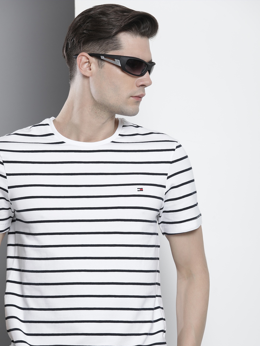 

Tommy Hilfiger Men Striped Slim Fit Round Neck T-shirt, White