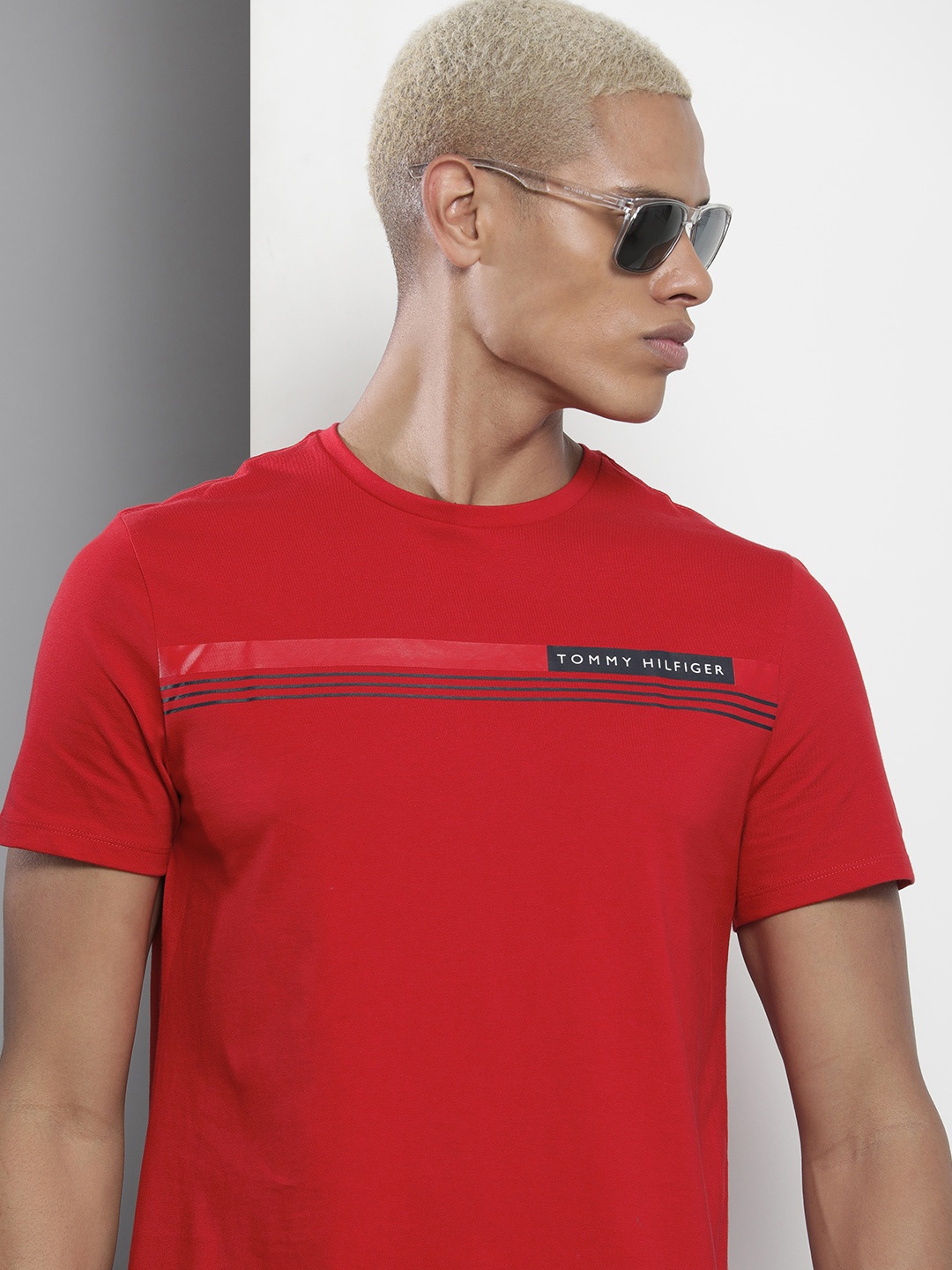 

Tommy Hilfiger Men Brand Logo Striped Pure Cotton T-shirt, Red