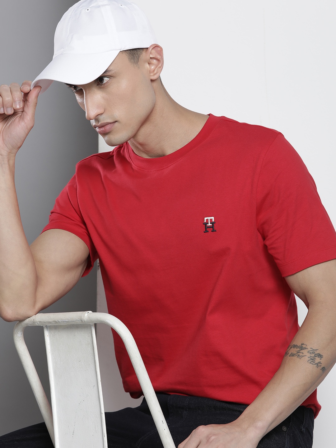 

Tommy Hilfiger Men Brand Logo Embroidered Detail Pure Cotton T-shirt, Red