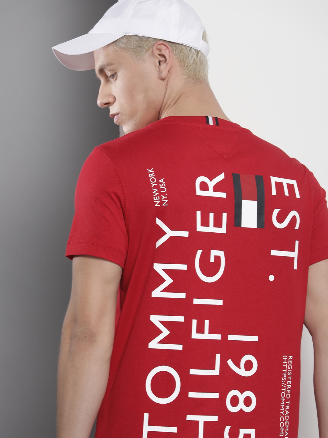 

Tommy Hilfiger Men Brand Logo Printed Pure Cotton Slim Fit T-shirt, Red