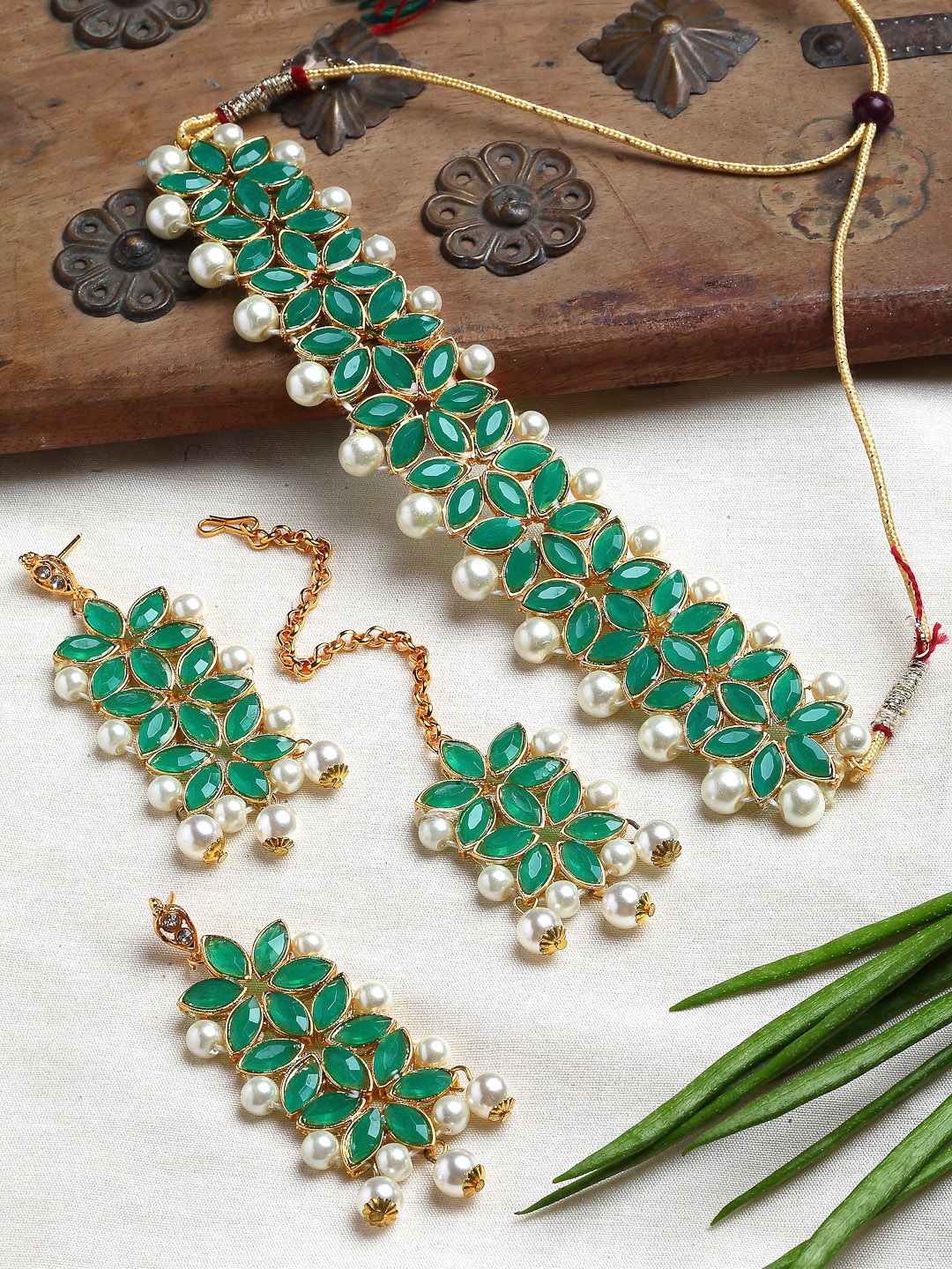 

Kennice Gold-Plated Stone-Studded & Beaded Jewellery Set, Green