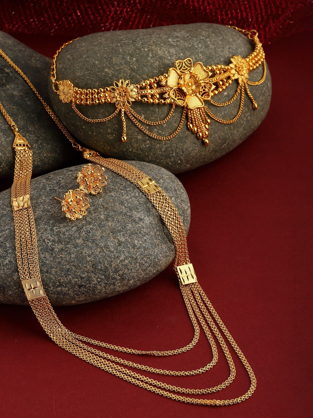 

Kennice Gold-Plated Textured Floral Multilayer Jewellery Set