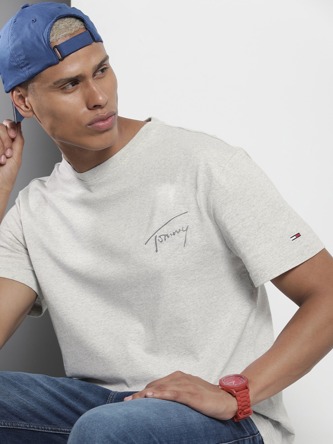 

Tommy Hilfiger Men Brand Logo Pure Cotton T-shirt, Grey